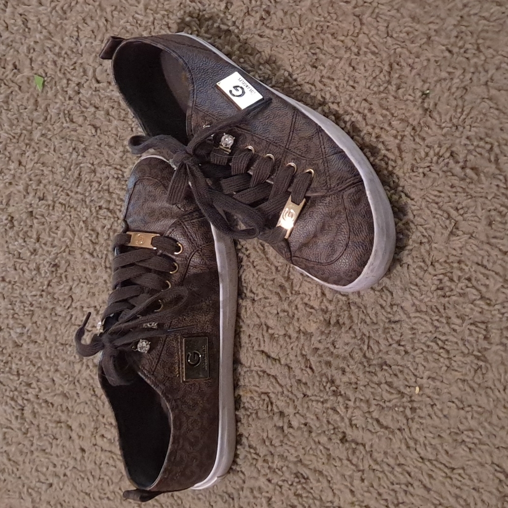 Ladies shoes